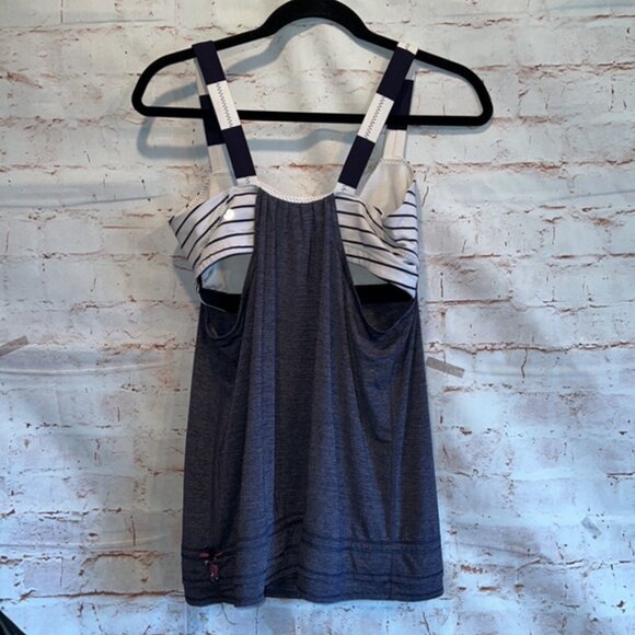 Lululemon Run Back on track tank top work out stripe built in bra 8 pull over - Picture 4 of 10